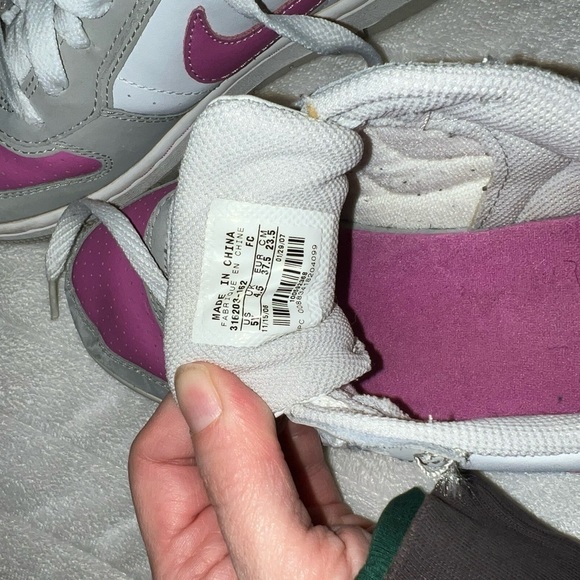 *GIRL'S Nike sneakers Sz 5 - Picture 5 of 7